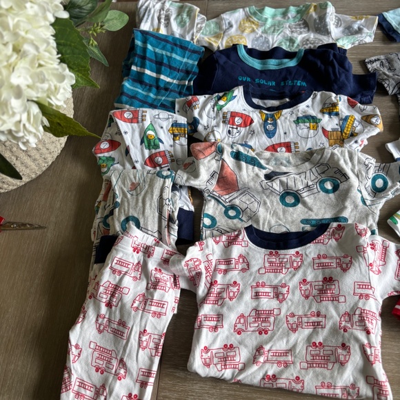 Bundle of toddler boy pajamas / play outfits (4T), 11 sets for summer/fall - EUC - Picture 3 of 5
